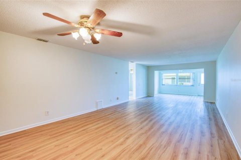 Copropriété à vendre à Seminole, Floride: 1 chambre, 91.51 m2 № 2149009 - photo 15