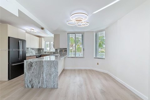 Condominio en venta en Miami Beach, Florida, 3 dormitorios, 129.13 m2 № 2036395 - foto 12