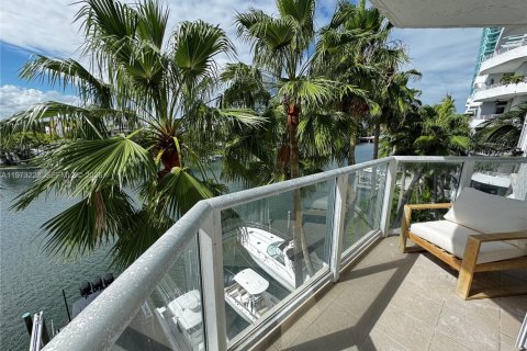 Condominio en venta en Miami Beach, Florida, 3 dormitorios, 129.13 m2 № 2036395 - foto 18