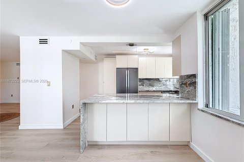 Condominio en venta en Miami Beach, Florida, 3 dormitorios, 129.13 m2 № 2036395 - foto 13