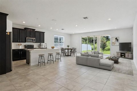 Villa ou maison à vendre à Kissimmee, Floride: 5 chambres, 319.4 m2 № 2215448 - photo 5