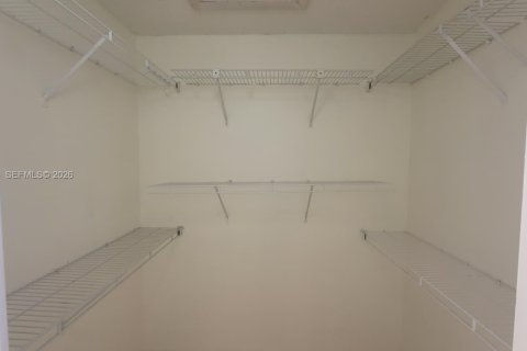 Townhouse in Miami, Florida 2 bedrooms, 106 sq.m. № 1964395 - photo 16