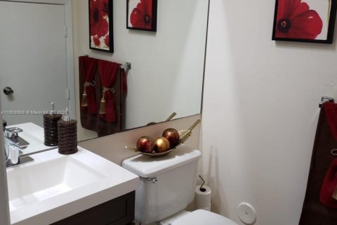 Touwnhouse à louer à Miami, Floride: 2 chambres, 106 m2 № 1964395 - photo 7