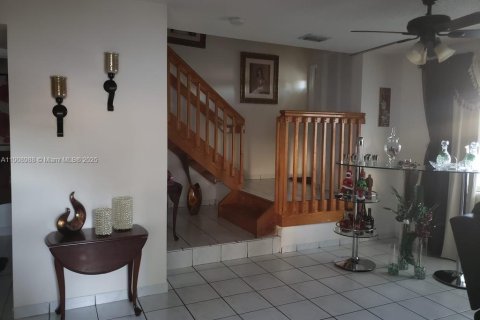 Touwnhouse à louer à Miami, Floride: 2 chambres, 106 m2 № 1964395 - photo 5