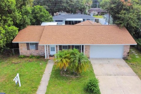 House in Titusville, Florida 4 bedrooms, 150.87 sq.m. № 1869001 - photo 27