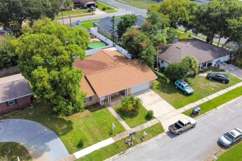 House in Titusville, Florida 4 bedrooms, 150.87 sq.m. № 1869001 - photo 30