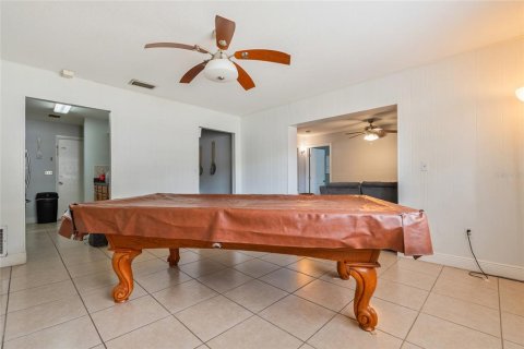 House in Titusville, Florida 4 bedrooms, 150.87 sq.m. № 1869001 - photo 17