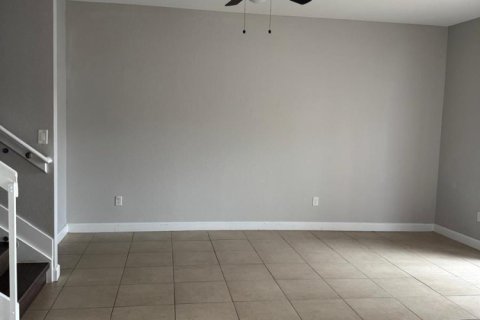 Townhouse in Lauderdale Lakes, Florida 2 bedrooms, 102.56 sq.m. № 2382872 - photo 6