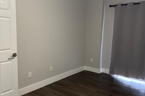 Townhouse in Lauderdale Lakes, Florida 2 bedrooms, 102.56 sq.m. № 2382872 - photo 5
