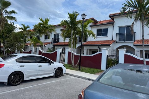 Townhouse in Lauderdale Lakes, Florida 2 bedrooms, 102.56 sq.m. № 2382872 - photo 7