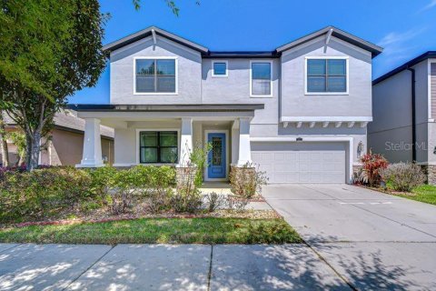 House in Brandon, Florida 5 bedrooms, 306.11 sq.m. № 2228463
