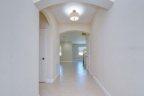 Villa ou maison à vendre à Brandon, Floride: 5 chambres, 306.11 m2 № 2228463 - photo 10