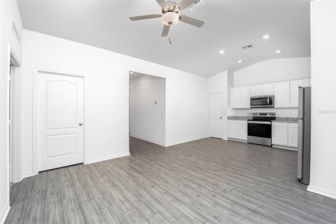 House in Astatula, Florida 3 bedrooms, 112.04 sq.m. № 1580303 - photo 6