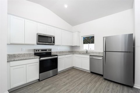 House in Astatula, Florida 3 bedrooms, 112.04 sq.m. № 1580303 - photo 3