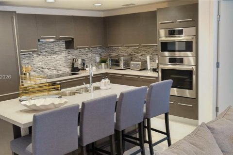 Купить кондоминиум в Дорал, Флорида 3 спальни, 140.65м2, № 2017607 - фото 9