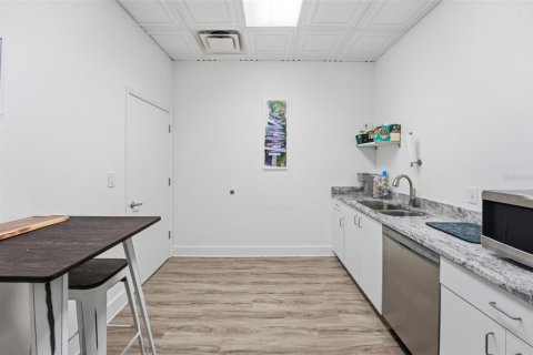 Commercial property in Tampa, Florida 100.33 sq.m. № 2134699 - photo 15