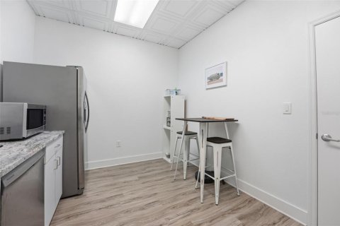 Commercial property in Tampa, Florida 100.33 sq.m. № 2134699 - photo 16