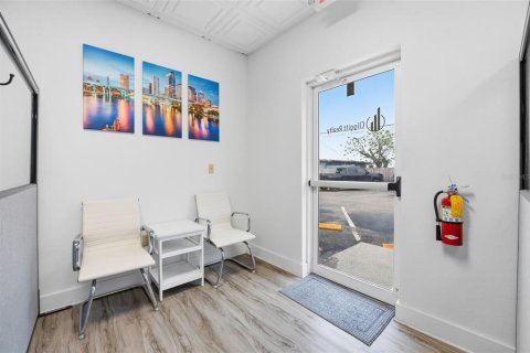Commercial property in Tampa, Florida 100.33 sq.m. № 2134699 - photo 4
