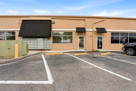 Commercial property in Tampa, Florida 100.33 sq.m. № 2134699 - photo 3