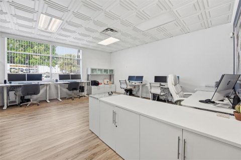 Commercial property in Tampa, Florida 100.33 sq.m. № 2134699 - photo 8