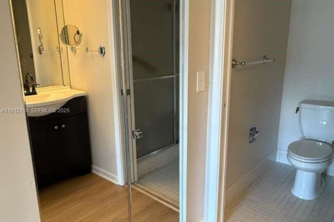 Condo in Pembroke Pines, Florida, 2 bedrooms № 1987495 - photo 16