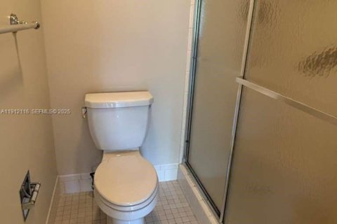 Condo in Pembroke Pines, Florida, 2 bedrooms № 1987495 - photo 18