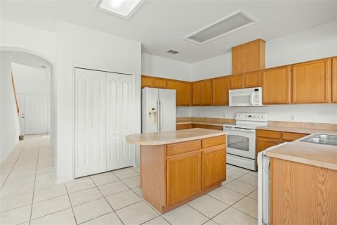 Casa en alquiler en Orlando, Florida, 4 dormitorios, 234.39 m2 № 1795083 - foto 13