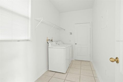 Casa en alquiler en Orlando, Florida, 4 dormitorios, 234.39 m2 № 1795083 - foto 18