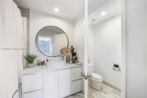 Снять в аренду кондоминиум в Майами, Флорида 3 спальни, 139.35м2, № 1958620 - фото 5