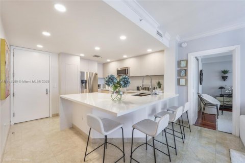 Снять в аренду кондоминиум в Майами, Флорида 3 спальни, 139.35м2, № 1958620 - фото 1