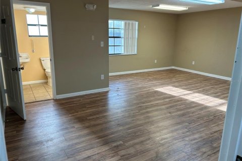 Commercial property in Ocala, Florida 965.16 sq.m. № 1851317 - photo 4