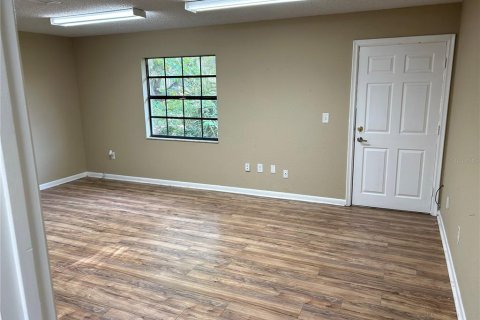 Propiedad comercial en alquiler en Ocala, Florida, 965.16 m2 № 1851317 - foto 6