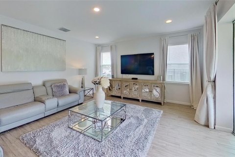 Casa en venta en Howey-in-the-Hills, Florida, 4 dormitorios, 282.24 m2 № 1895137 - foto 4