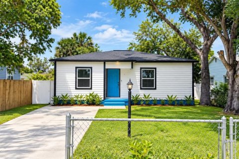 Villa ou maison à Saint Petersburg, Floride 5 chambres, 112.88 m2 № 2373631