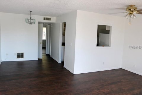 Condo in Tampa, Florida, 1 bedroom № 2231541 - photo 4