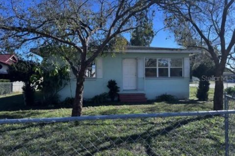 House in Auburndale, Florida 3 bedrooms, 150.5 sq.m. № 2099687