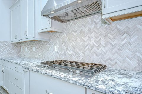 Casa en venta en Riverview, Florida, 5 dormitorios, 409.79 m2 № 1904829 - foto 11