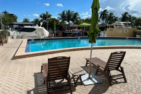 Condominio en alquiler en North Miami, Florida, 1 dormitorio, 74.88 m2 № 1920220 - foto 17