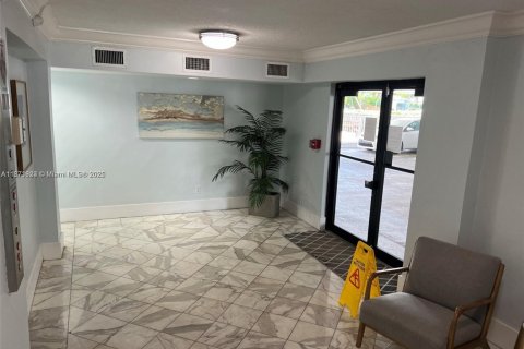 Condominio en alquiler en North Miami, Florida, 1 dormitorio, 74.88 m2 № 1920220 - foto 18
