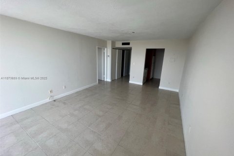 Condominio en alquiler en North Miami, Florida, 1 dormitorio, 74.88 m2 № 1920220 - foto 5