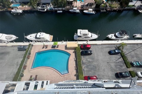 Condominio en alquiler en North Miami, Florida, 1 dormitorio, 74.88 m2 № 1920220 - foto 20