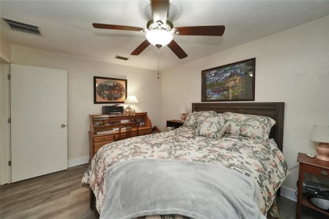 Villa ou maison à vendre à North Fort Myers, Floride: 3 chambres, 204.48 m2 № 2319190 - photo 22