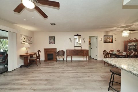 Villa ou maison à vendre à North Fort Myers, Floride: 3 chambres, 204.48 m2 № 2319190 - photo 14