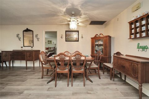 Villa ou maison à vendre à North Fort Myers, Floride: 3 chambres, 204.48 m2 № 2319190 - photo 15