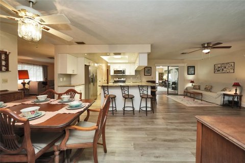 Villa ou maison à vendre à North Fort Myers, Floride: 3 chambres, 204.48 m2 № 2319190 - photo 20