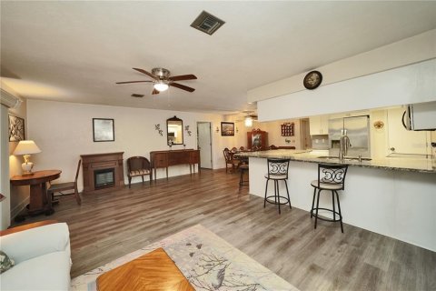 Villa ou maison à vendre à North Fort Myers, Floride: 3 chambres, 204.48 m2 № 2319190 - photo 19