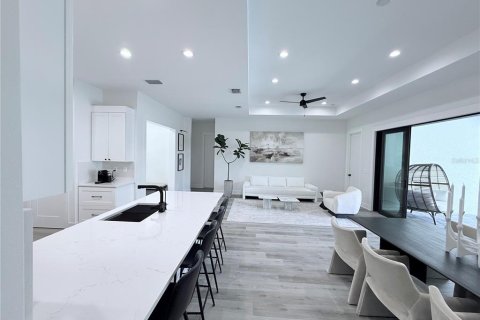 House in Port Charlotte, Florida 3 bedrooms, 178.56 sq.m. № 1651810 - photo 9