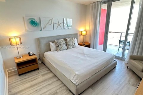Condo in Hallandale Beach, Florida, 2 bedrooms  № 2081448 - photo 29