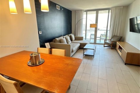 Condo in Hallandale Beach, Florida, 2 bedrooms  № 2081448 - photo 17