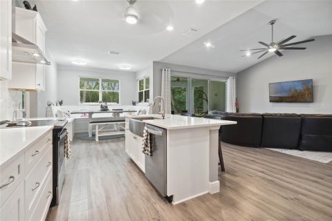 House in Winter Garden, Florida 4 bedrooms, 235.51 sq.m. № 1341805 - photo 14